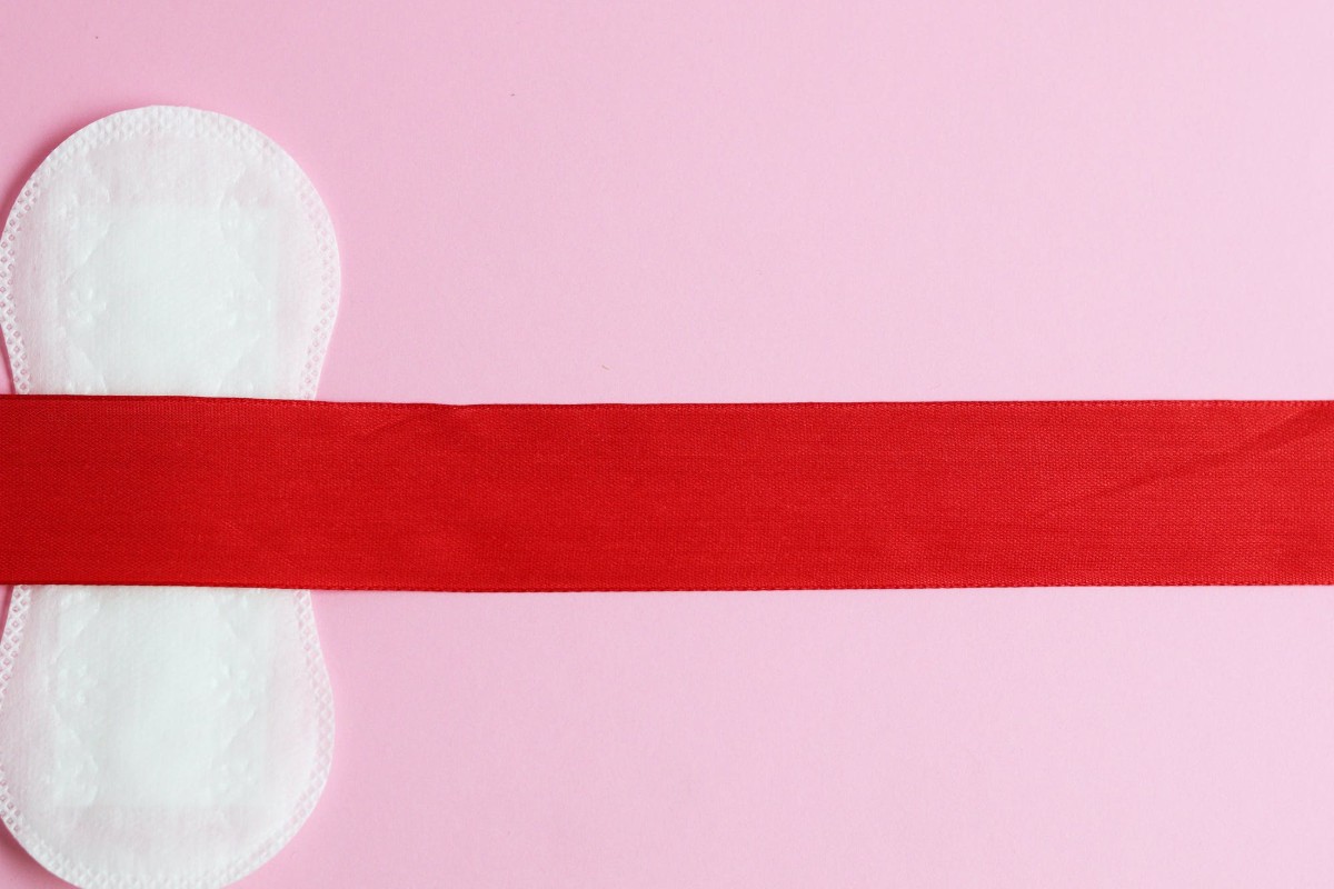 Menstruación consciente: el nuevo subsidio de Comfama para disminuir la pobreza menstrual